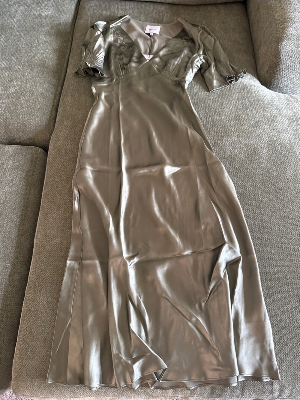 NWT REFORMATION Sacha Silk Dress, Aloe Vera, size 4 - Picture 3 of 6
